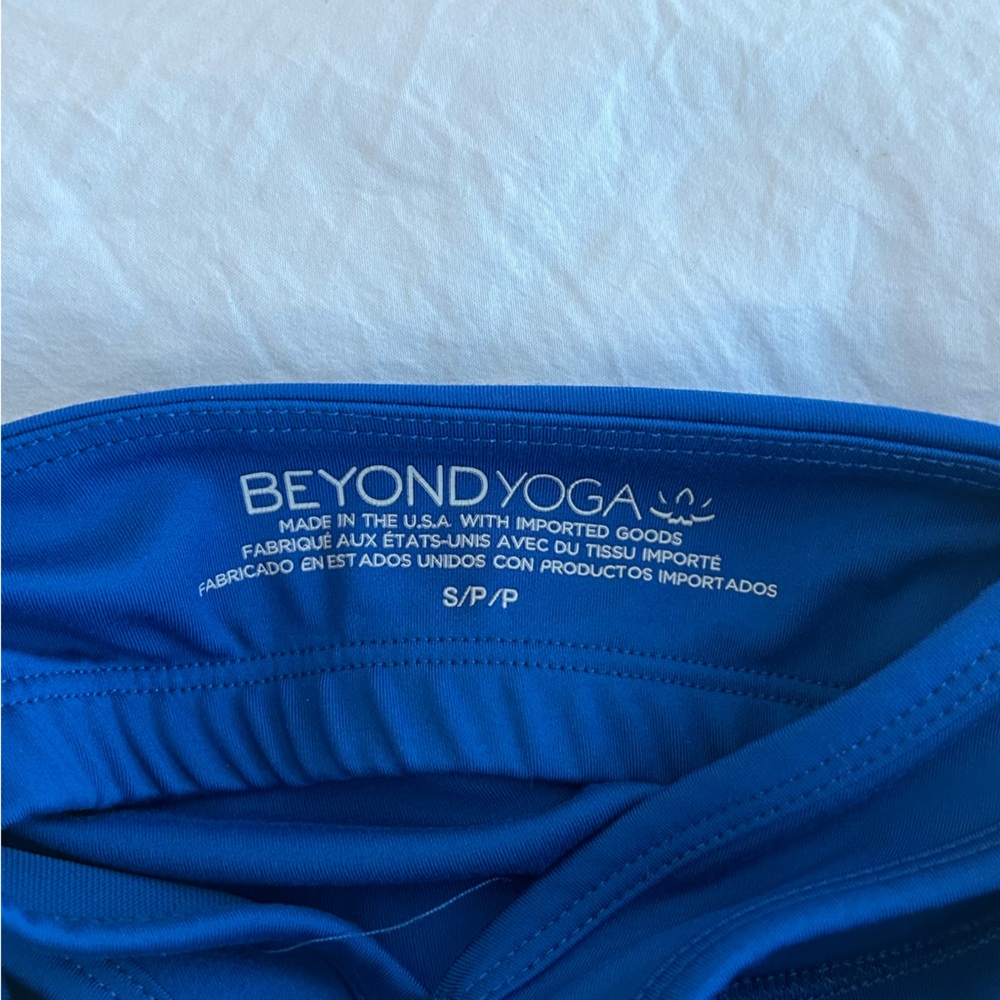 Beyond Yoga Women's Royal Blue Leggings & Cropped Tank Set - Picture 5 of 7